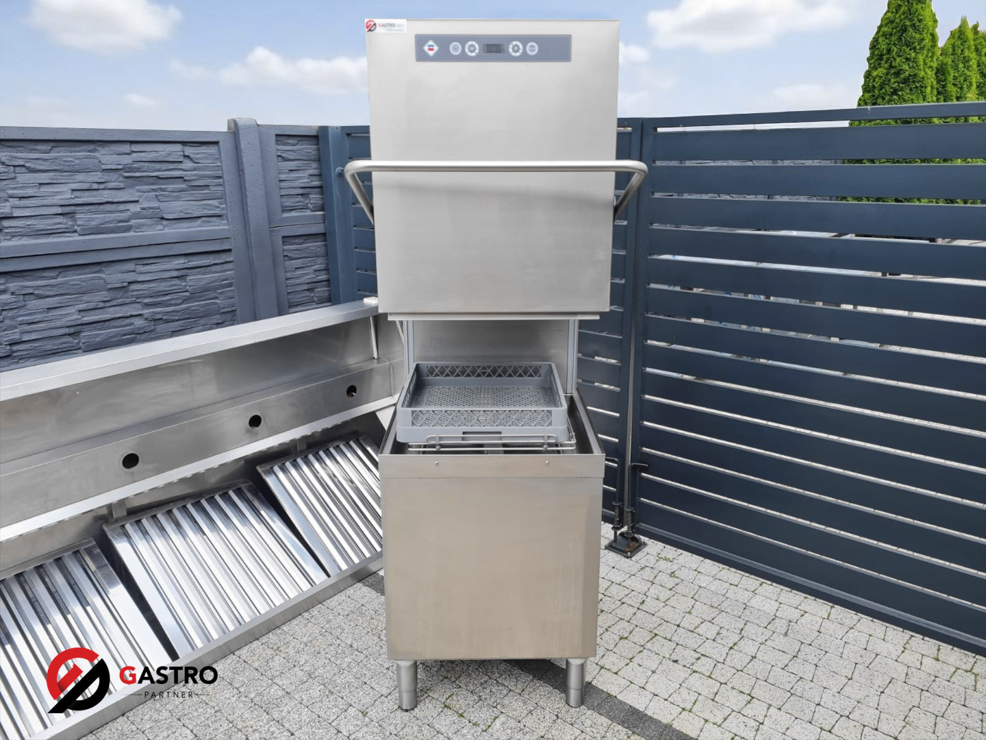 Zmywarka kapturowa do naczyń i szkła RM Gastro NT102