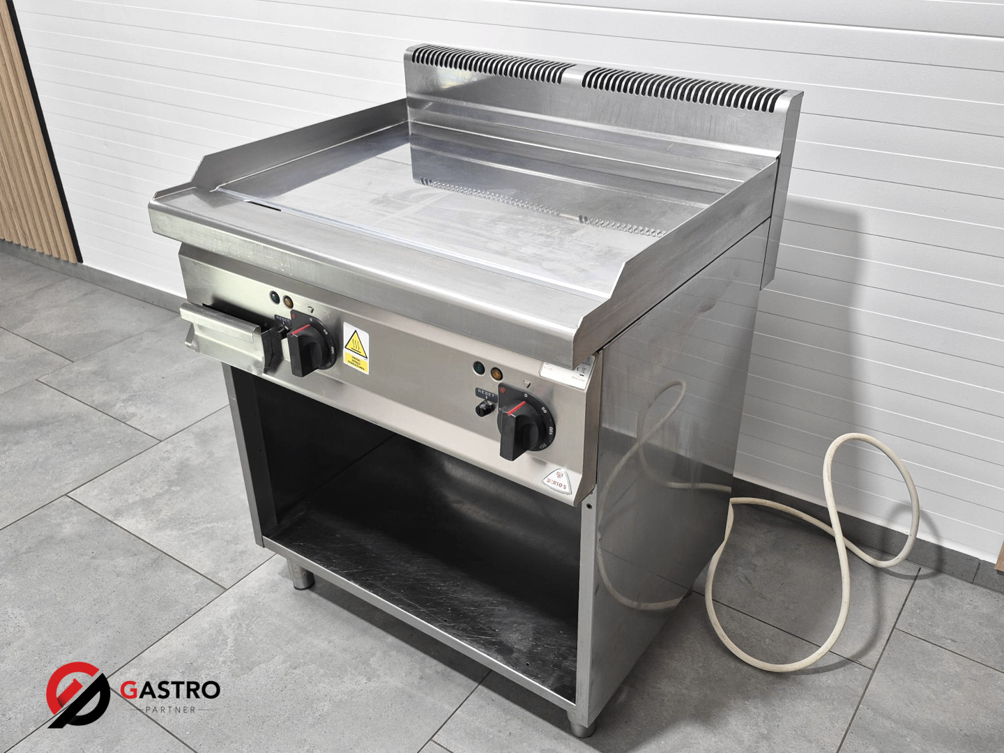 Płyta grillowa elektryczna gładka chromowana 800x730x850 Bertos