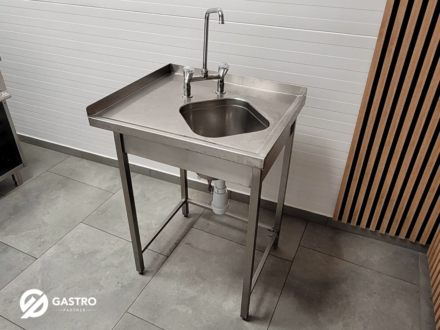 Basen gastronomiczny ze stali nierdzewnej z baterią 60x70x85 cm