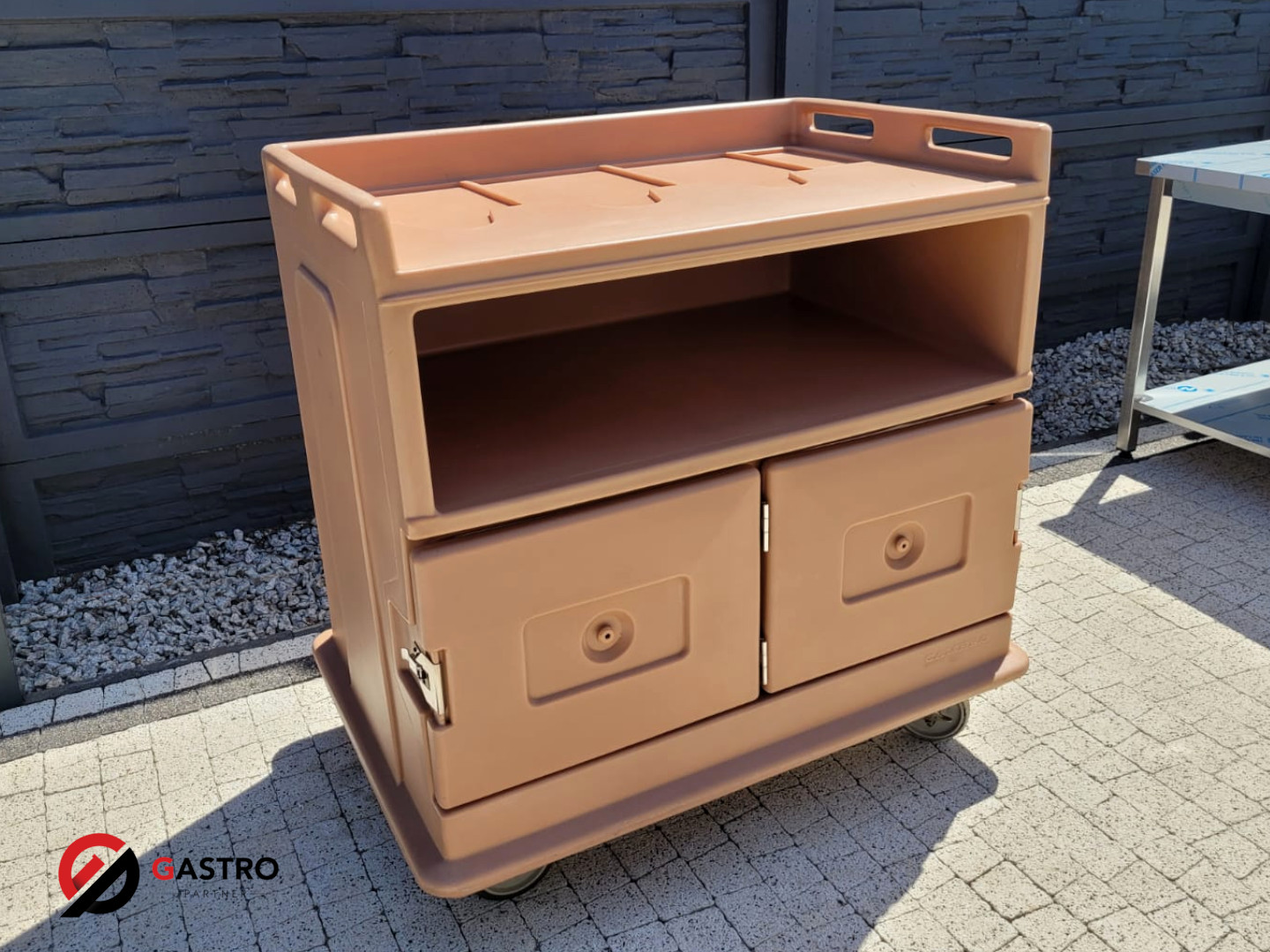 Wózek cateringowy, Mobilna stacja serwisowa Cambro - obrazek 2